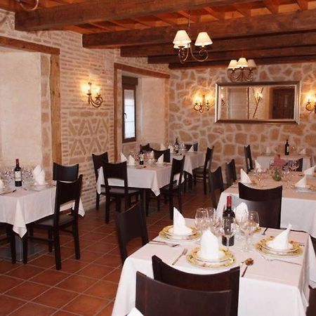 La Casona De Dona Petra Hotel Villarmentero de Campos Luaran gambar