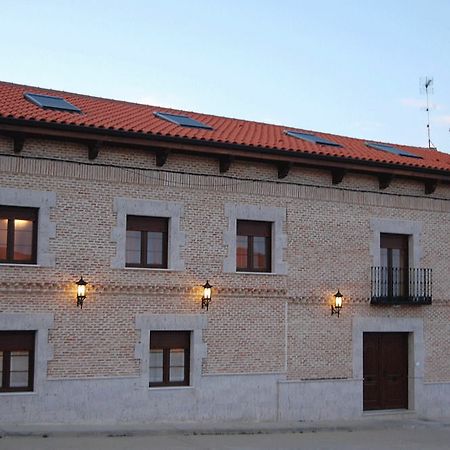 La Casona De Dona Petra Hotel Villarmentero de Campos Luaran gambar