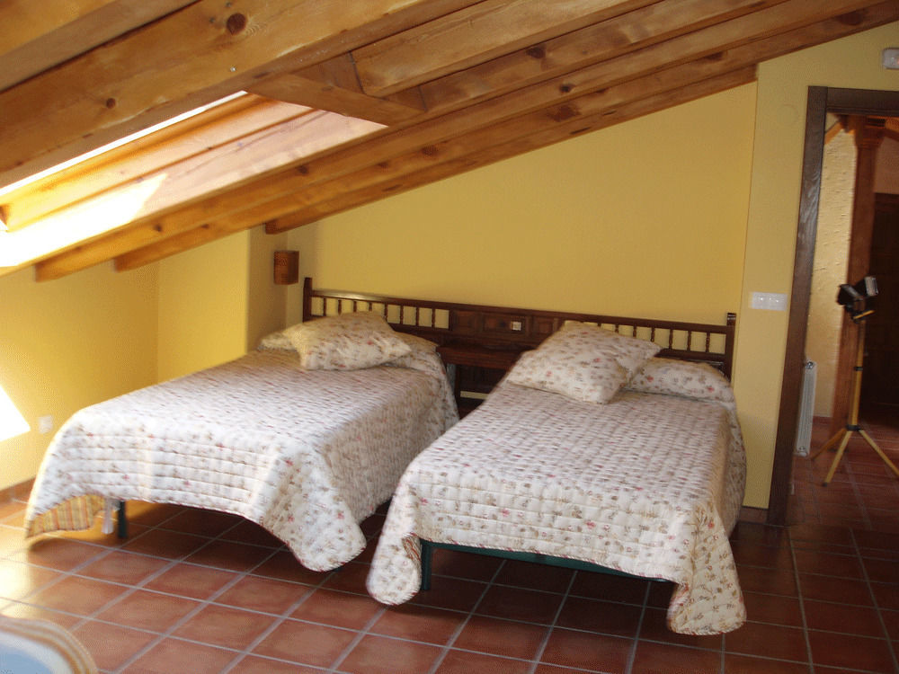 La Casona De Dona Petra Hotel Villarmentero de Campos Luaran gambar