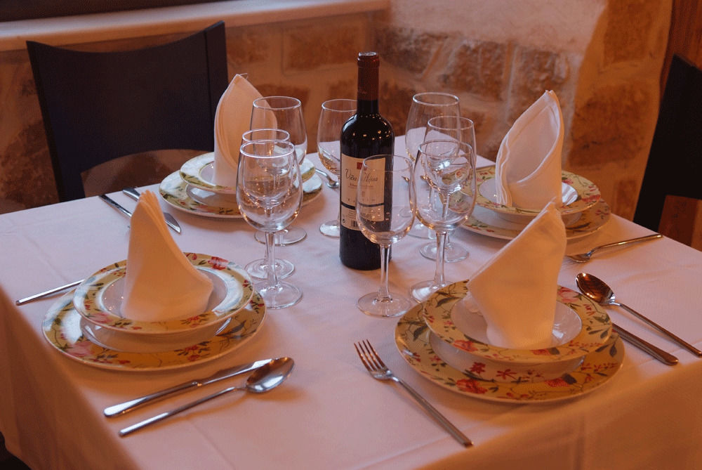 La Casona De Dona Petra Hotel Villarmentero de Campos Luaran gambar