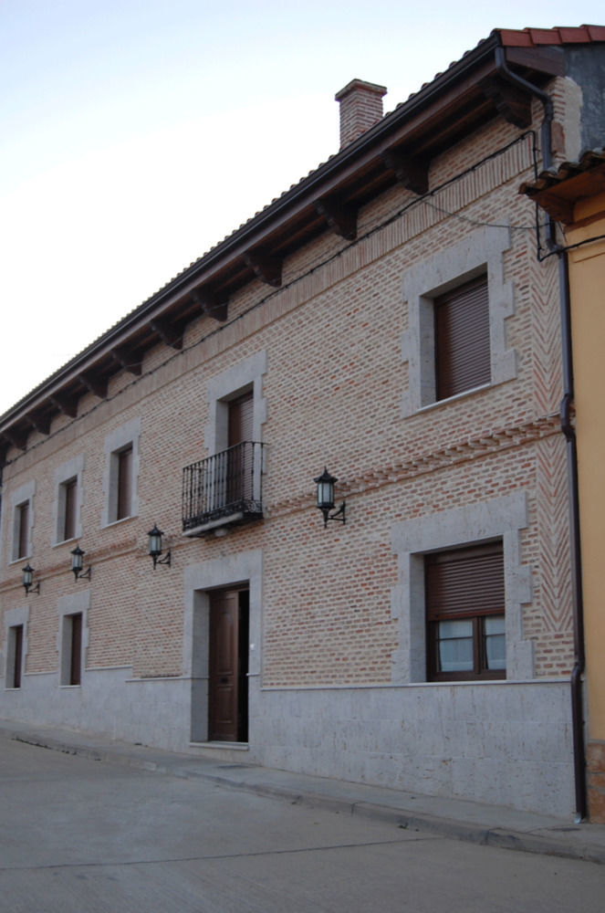 La Casona De Dona Petra Hotel Villarmentero de Campos Luaran gambar